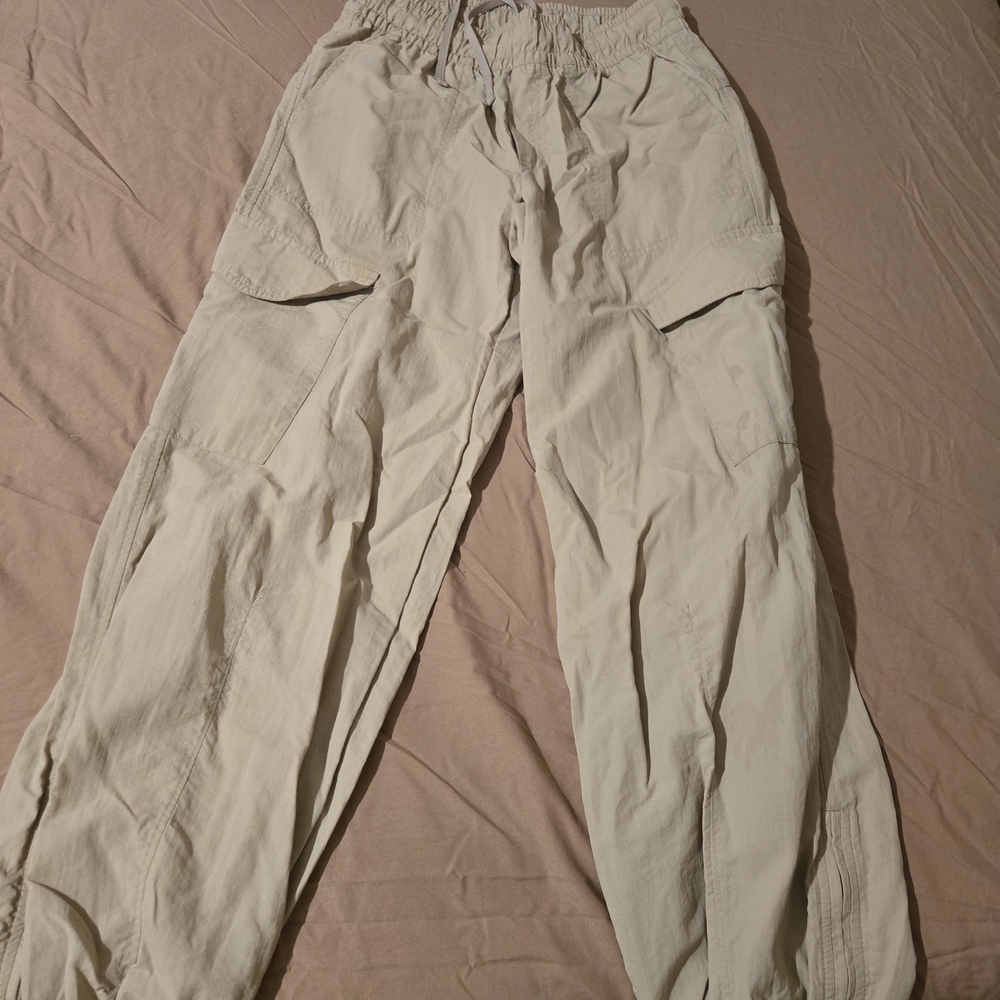 Women’s Cargo Jogger Pants in Light Cream